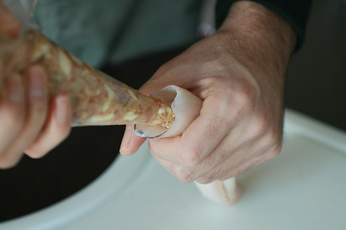 Rellenando los calamares