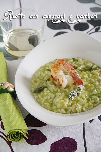 Risotto con espárragos y gambas