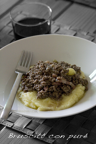 Bruscitt con puré de patatas