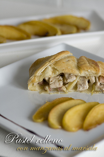Pastel relleno con manzanas al marsala