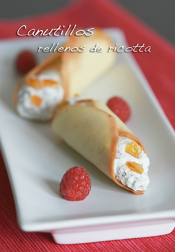 Canutillos rellenos de ricotta