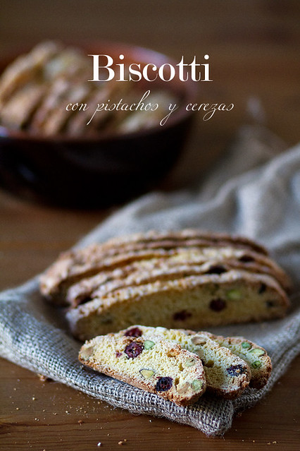 Biscotti con pistachos y cerezas